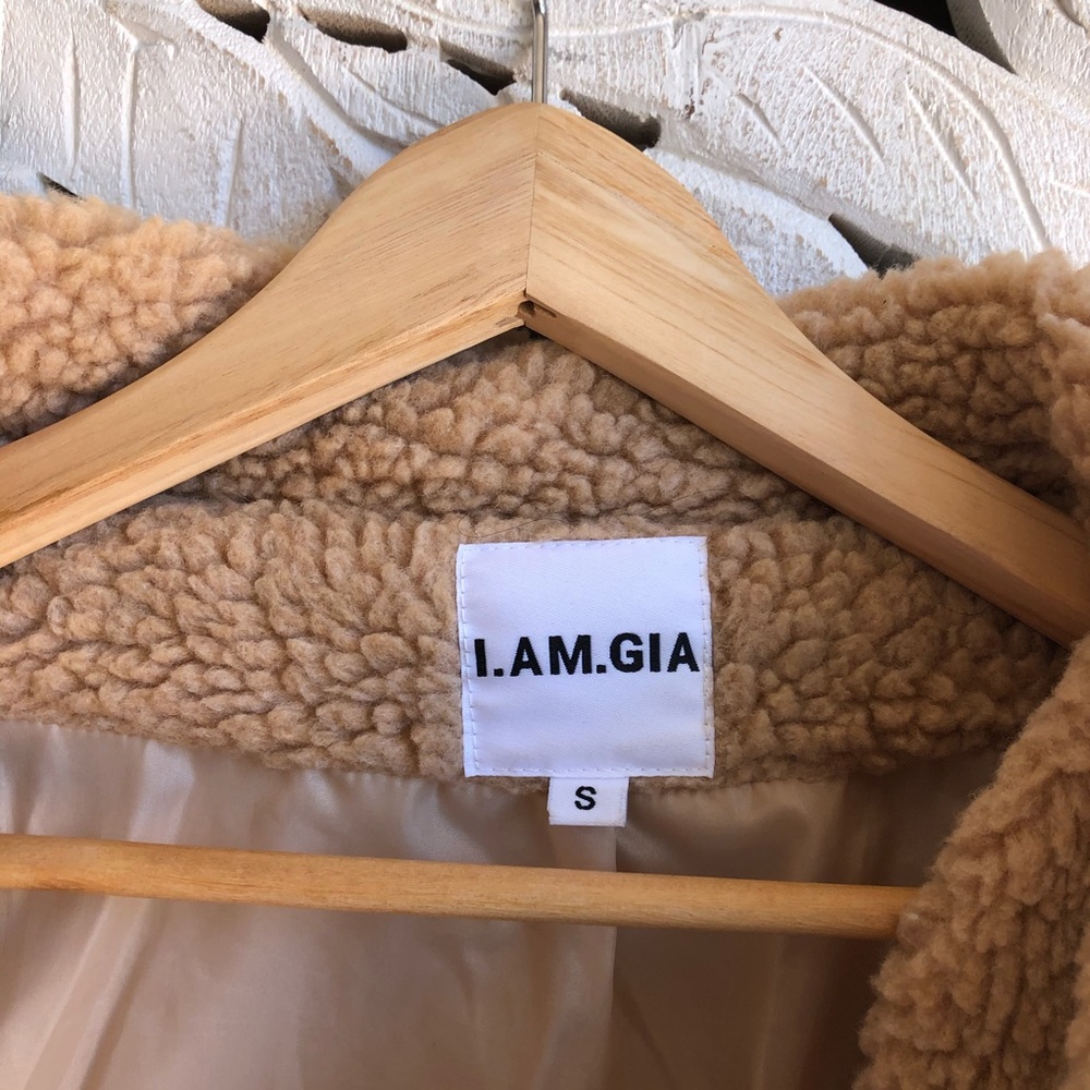 🥳 SOLD🥳 I.AM.GIA BROWN TEDDY COAT - Picture 2 of 5